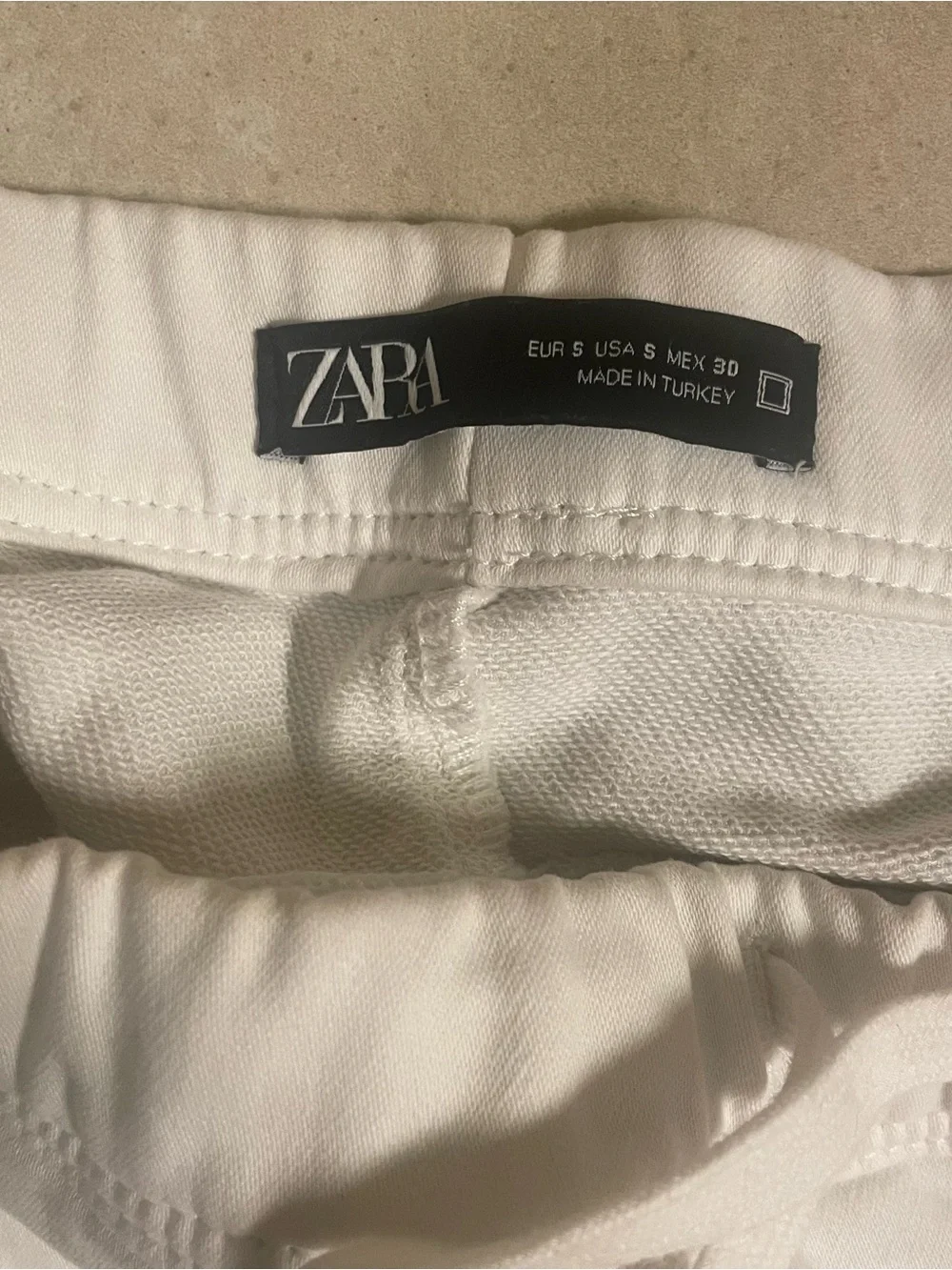Zara Men’s White Athletic Drawstring Shorts